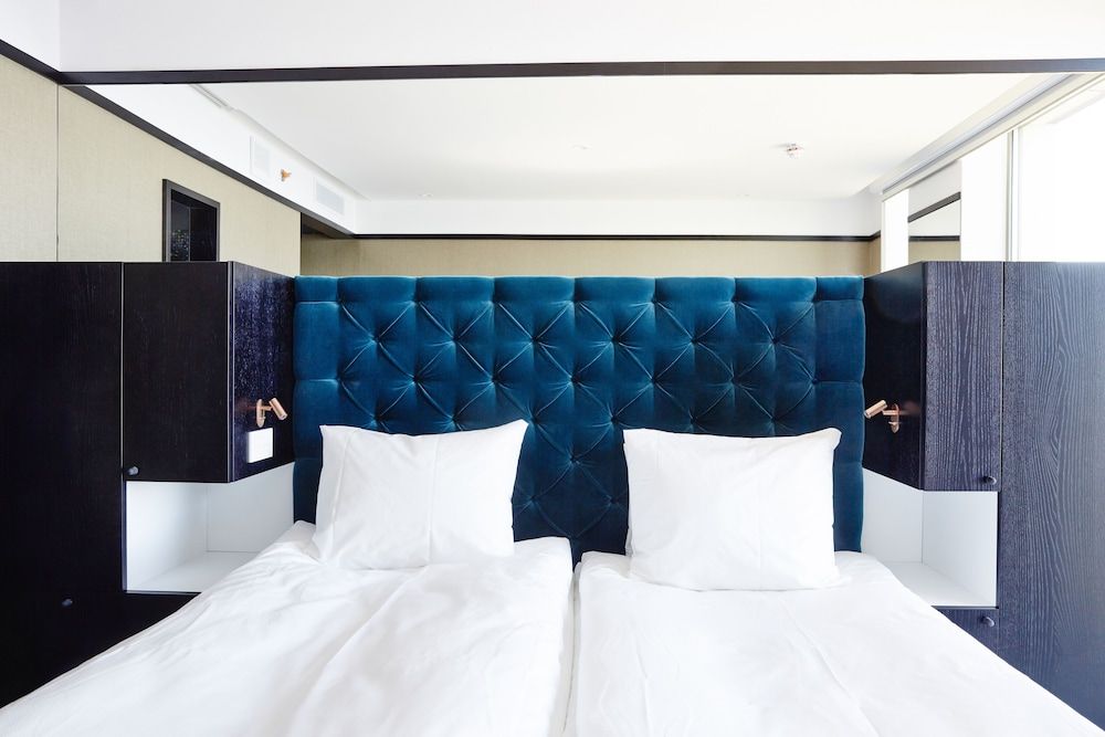 Vox Hotel Deluxe Room, Lake View