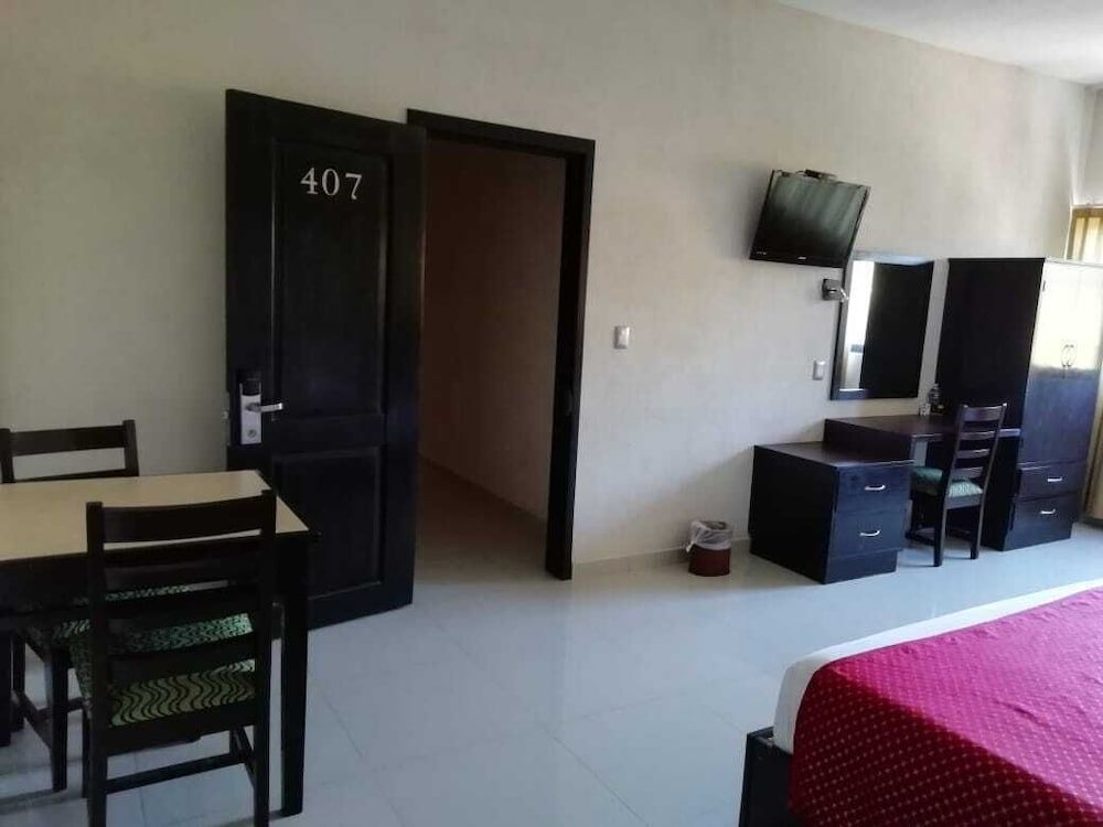 Hotel Madrid Tuxtla Quadruple Room 5