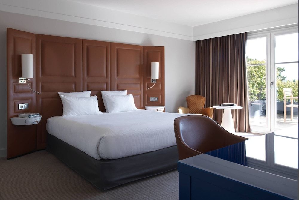 Classic Room, 1 King Bed, Non Smoking, City View