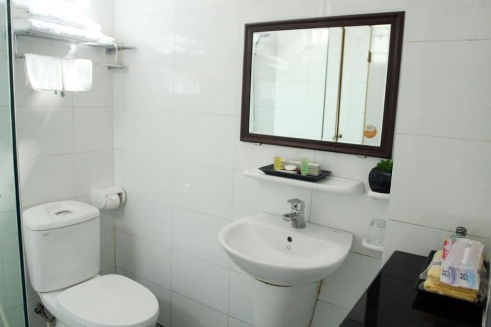 City Bay Hotel Double Room 9