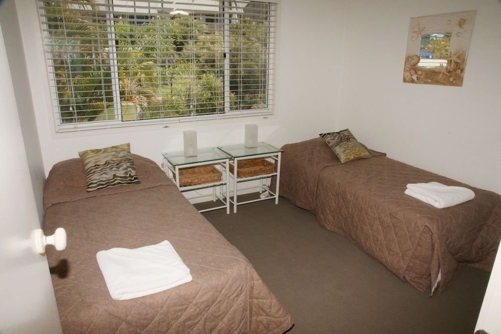 2 Bedroom Apartment - Beach and Ocean View