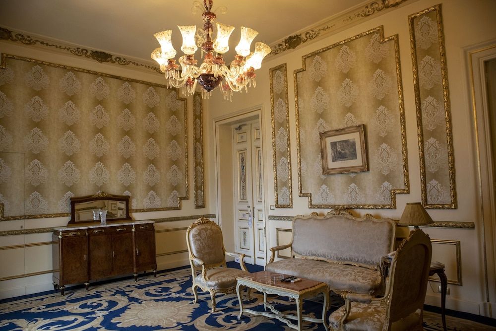 Le Metropole Luxury Heritage Hotel Since 1902 by Paradise Inn Group Golden Royal Suite Direct Sea View 12