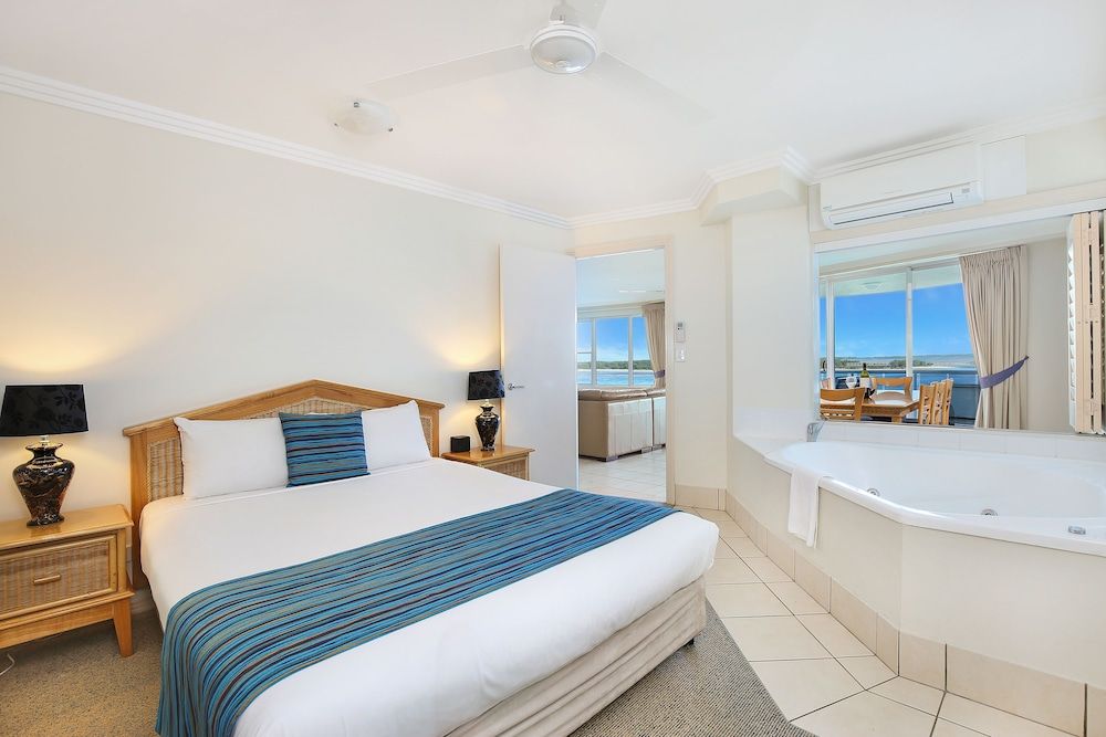 Watermark Resort Caloundra Absolute Waterfront 3 Bedroom Apartment with Spa 5