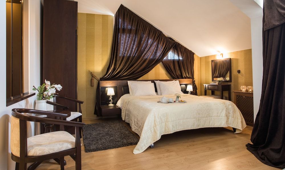 Premier Luxury Mountain Resort Honeymoon Suite, 1 Double Bed, Hot Tub, Mountain View 2