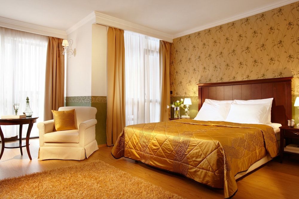 Premier Luxury Mountain Resort Executive Room 8