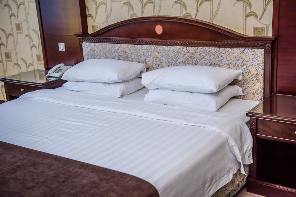 G Empire Senior Suite, 1 Bedroom 2