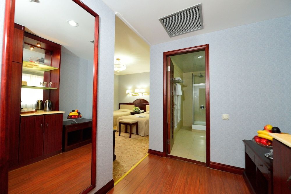 G Empire Standard Twin Room, 2 Twin Beds, Courtyard Area 8