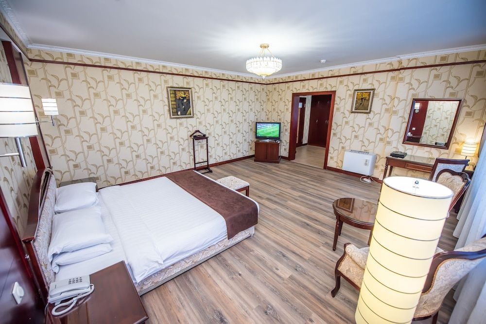 G Empire Senior Suite, 1 Bedroom 9