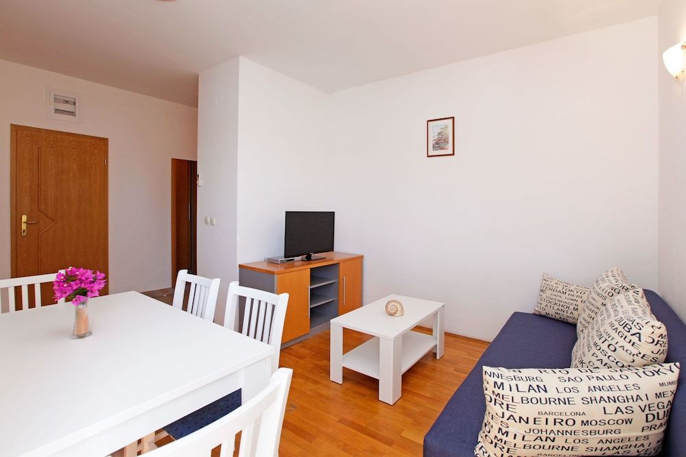 One-Bedroom Apartment with Balcony
