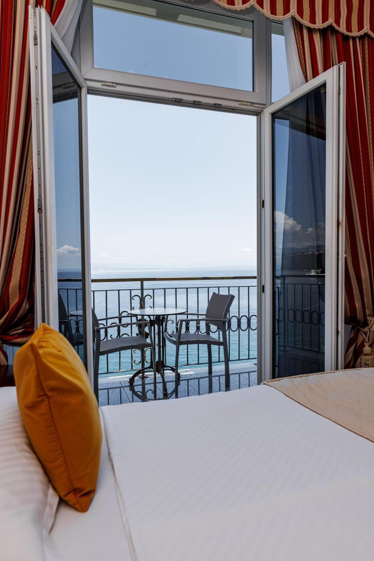 Double Room with Balcony and Sea View