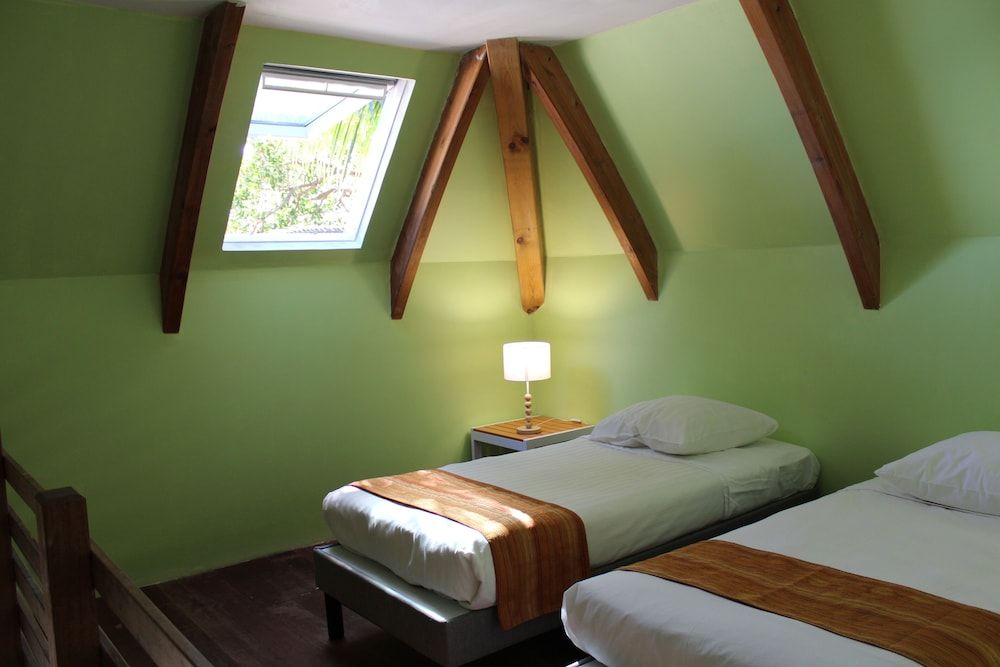 Hôtel Tiéti Poindimié Bungalow, Beachside 4