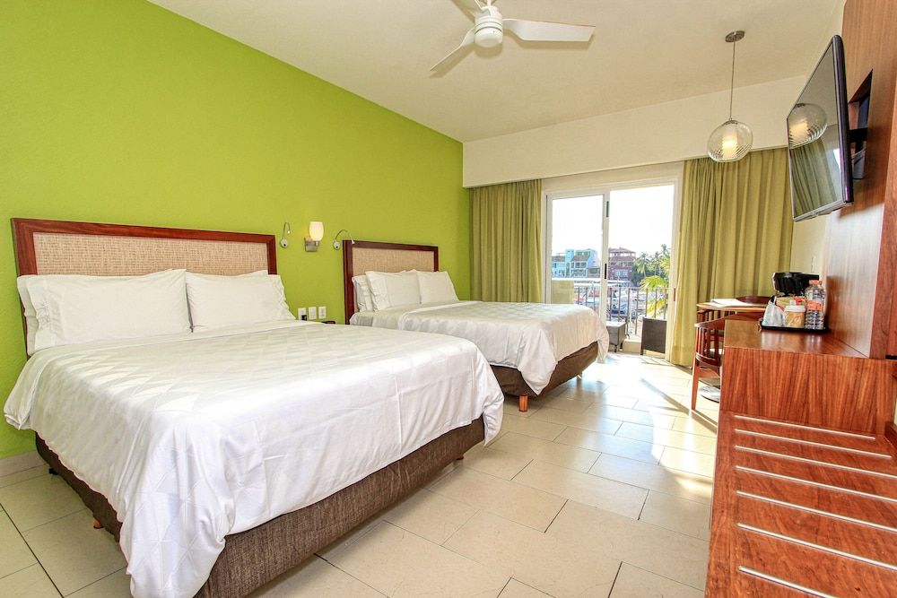Standard Room, 2 Queen Beds, Marina View (Minifridge)