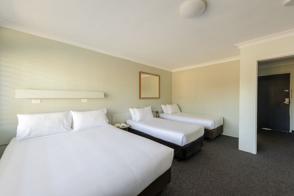 Panorama Bathurst Premium Family Room 3