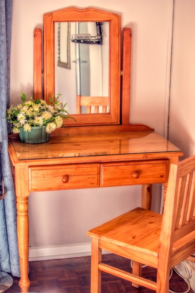 Nauntons Guest House Room 4 - Standard Double Room (4) 5