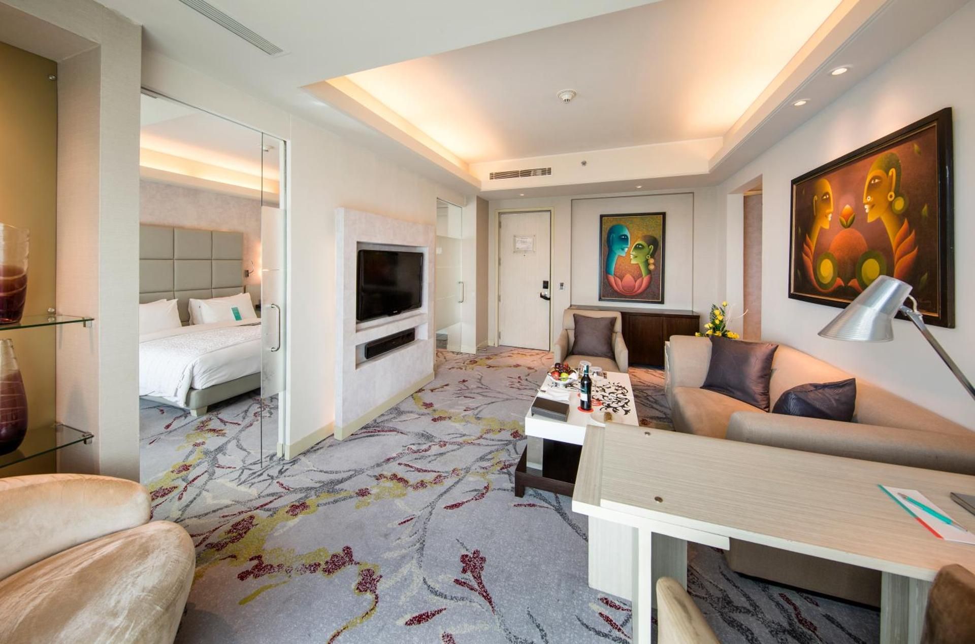 Executive lounge access, 1 Bedroom Executive Suite, 1 King