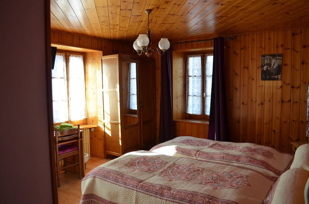 Classic Twin Room
