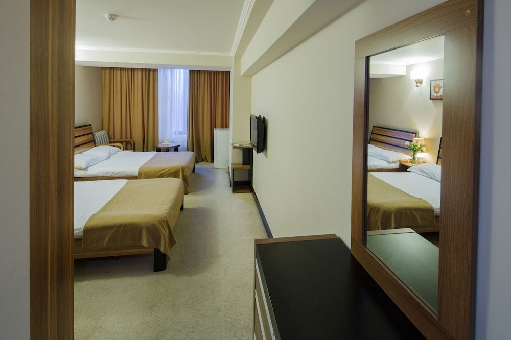 New Nairi Hotel Standard Twin Room