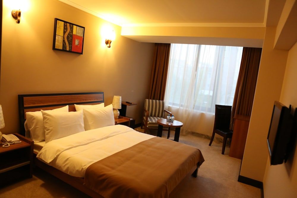 New Nairi Hotel Luxury Suite 4