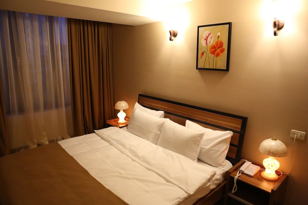 New Nairi Hotel Luxury Suite 3