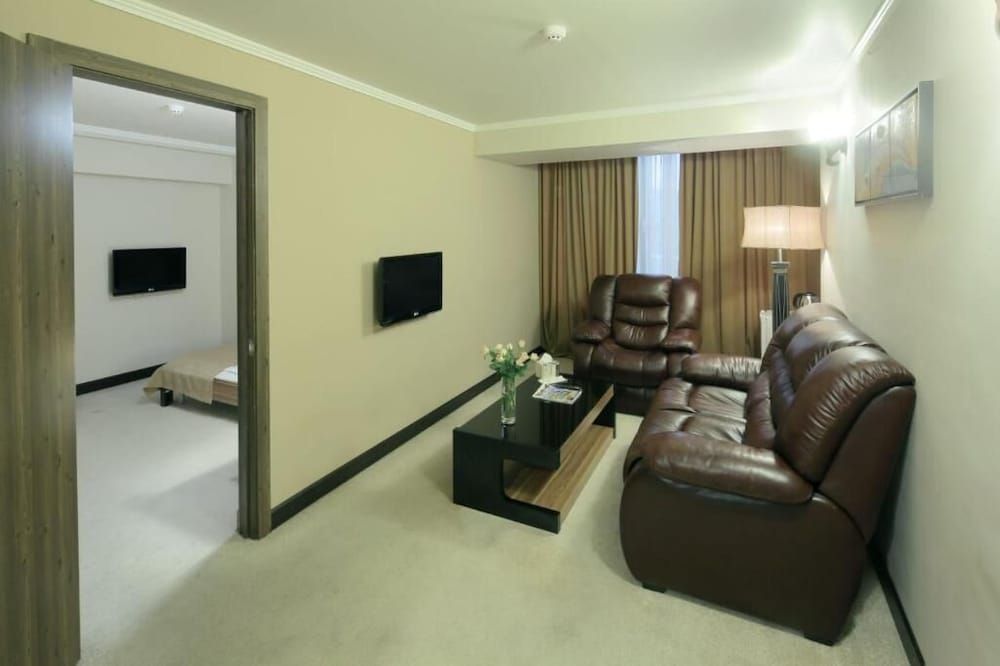 New Nairi Hotel Deluxe Double Room 4