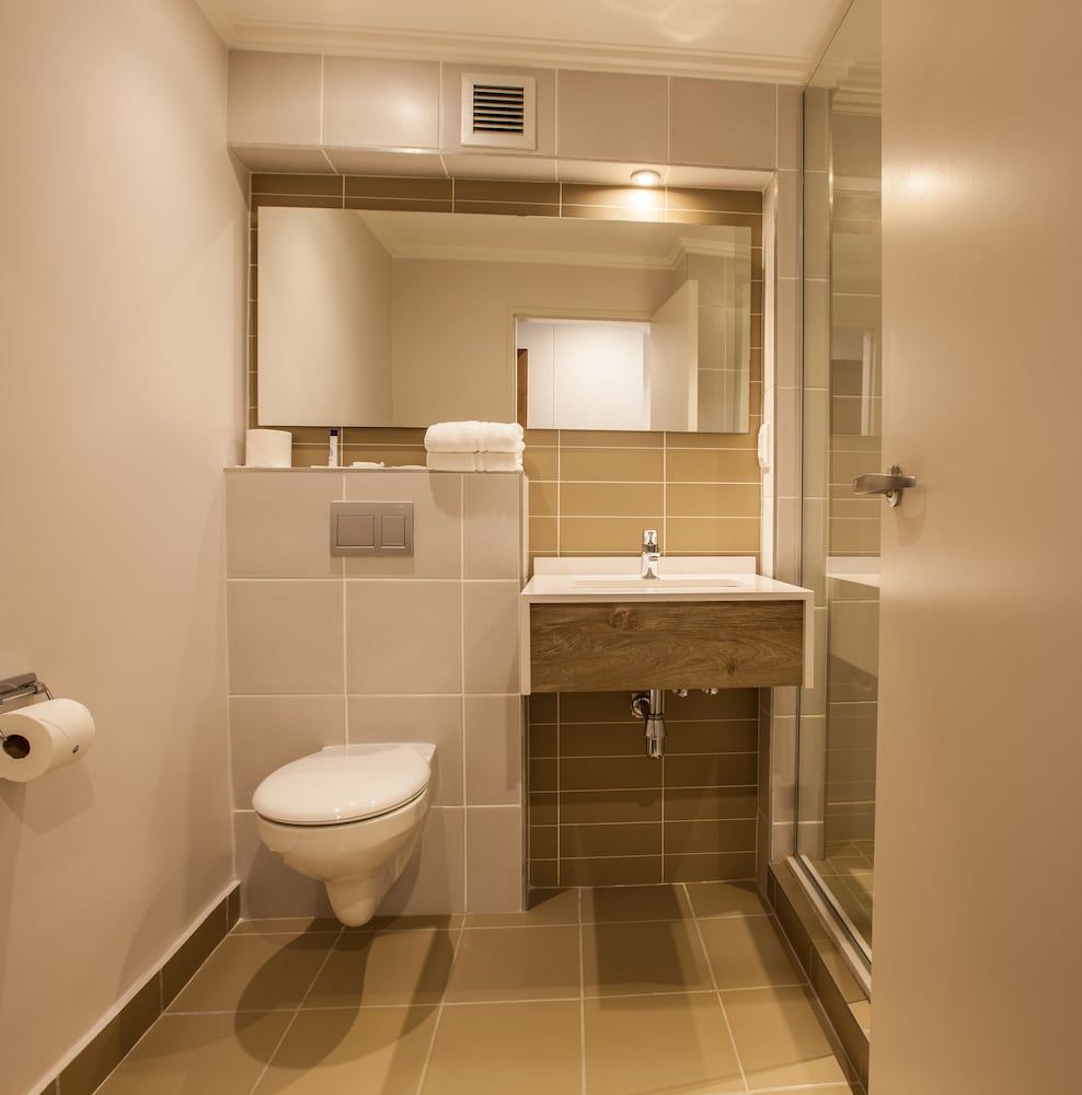 Town Lodge Mbombela Double Room, Non Smoking 6