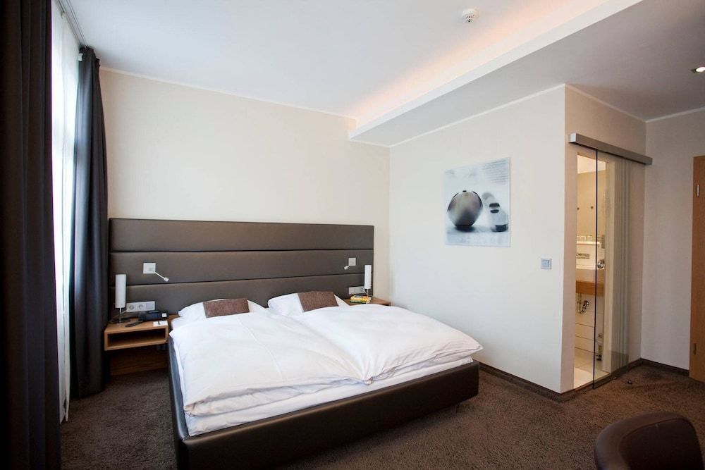 Hotel Gräfrather Hof Double Room 2