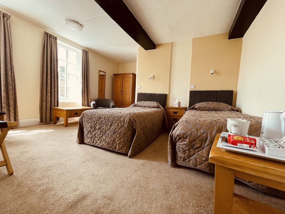 Cain Valley Hotel Single Room, Ensuite