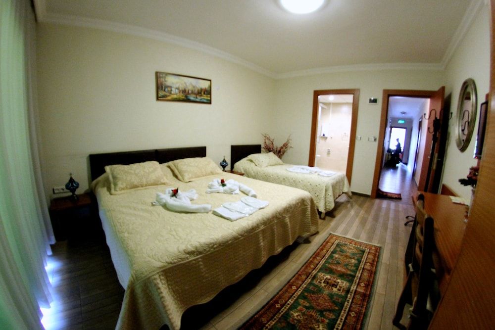 Selena Hotel Family Room 3