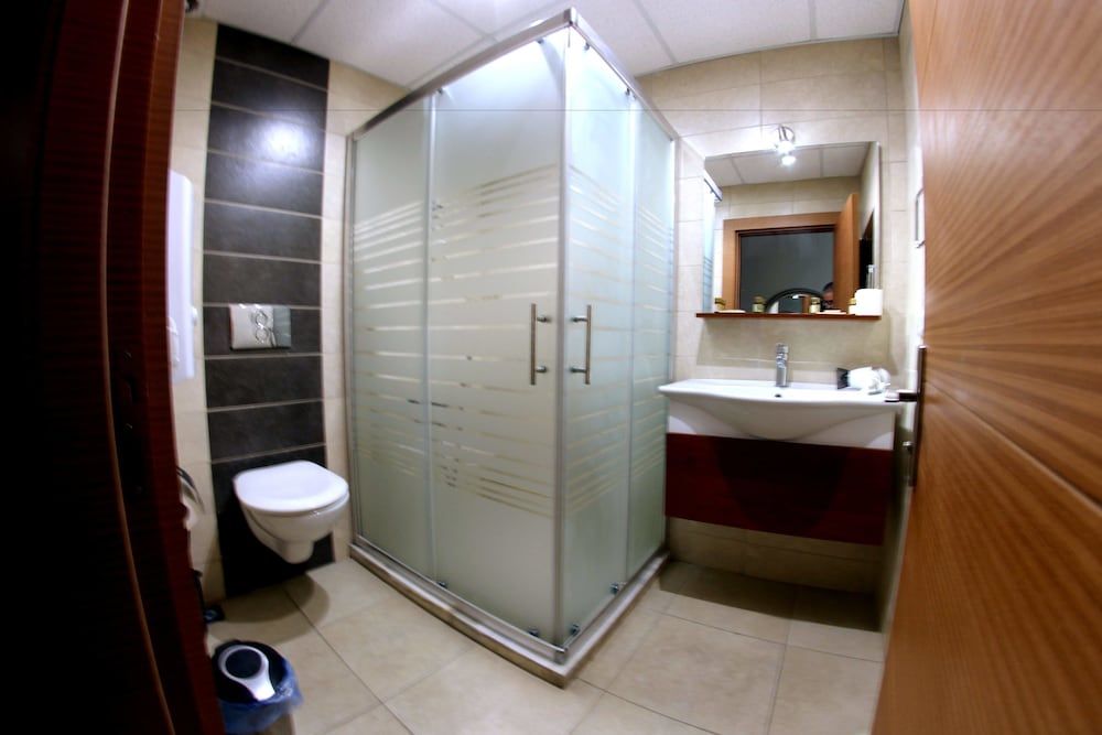 Selena Hotel Family Room 6