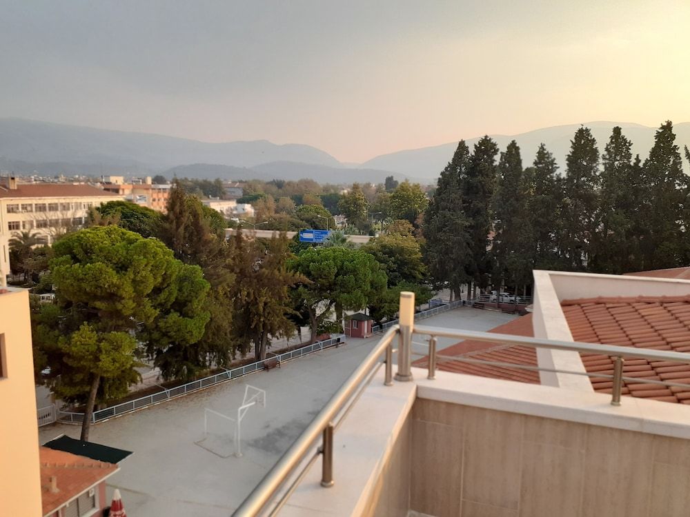 Selena Hotel Family Room 5