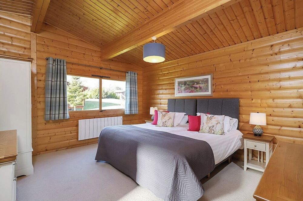 2 Bedroom Lodge with Hot TUB
