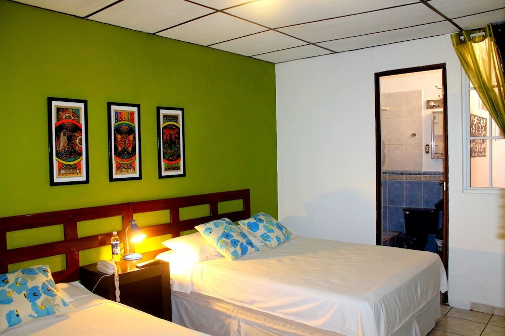 Hotel Tazumal House Double Room 10