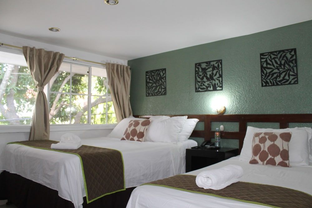 Hotel Tazumal House Double Room 12