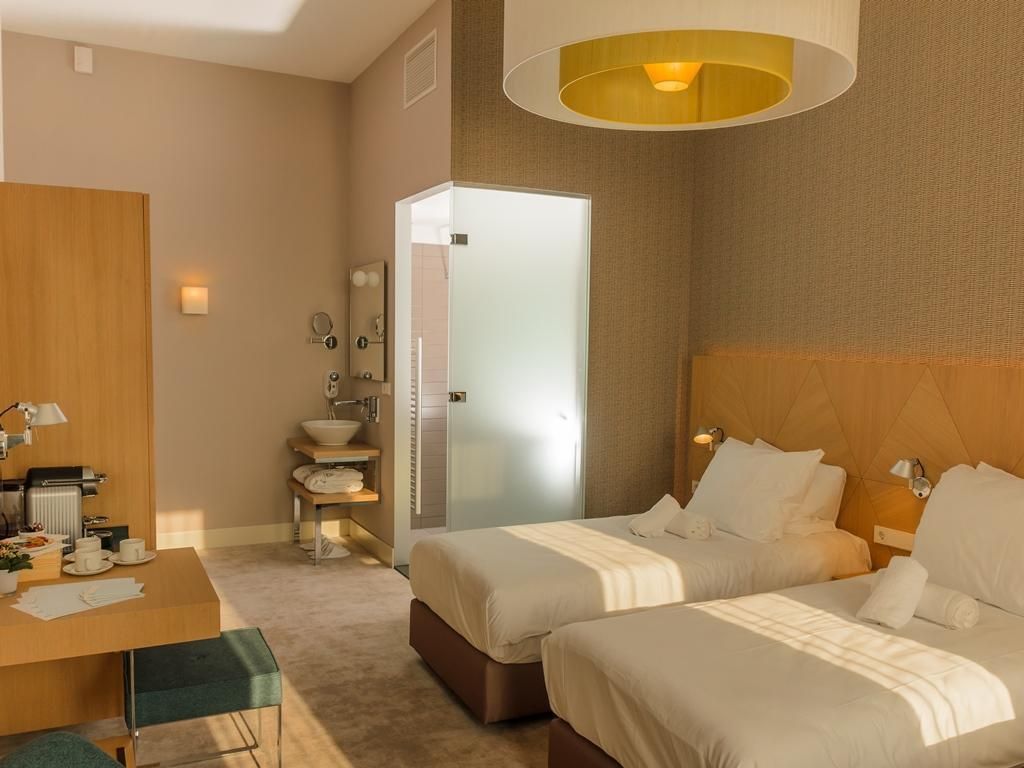 undefined Amadi Panorama Hotel 8