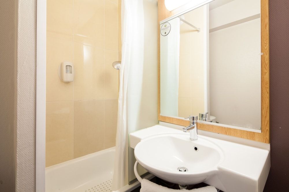 B&B HOTEL Paris Roissy CDG Aéroport Twin Room 3