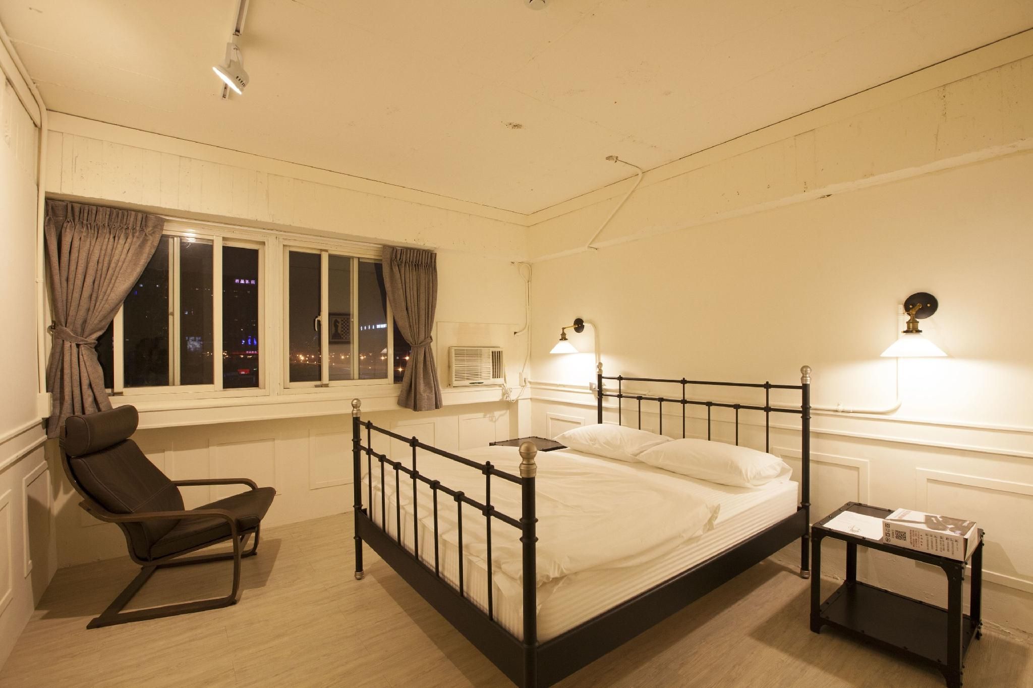 undefined Mr Lobster's Secret Den Design Hostel 10