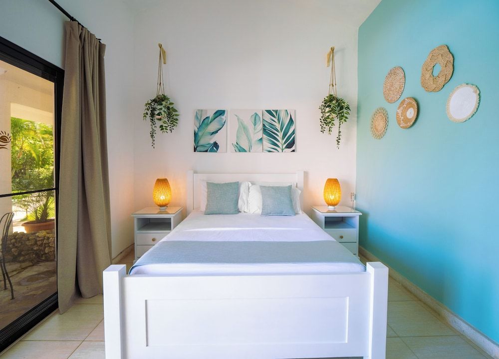 Garden by the Sea Room, 1 Queen Bed with Sofa bed, Poolside 2