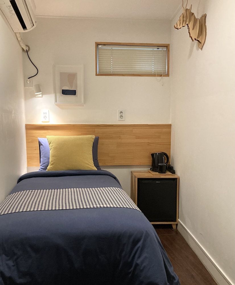 undefined Hostel Beige 2nd 3