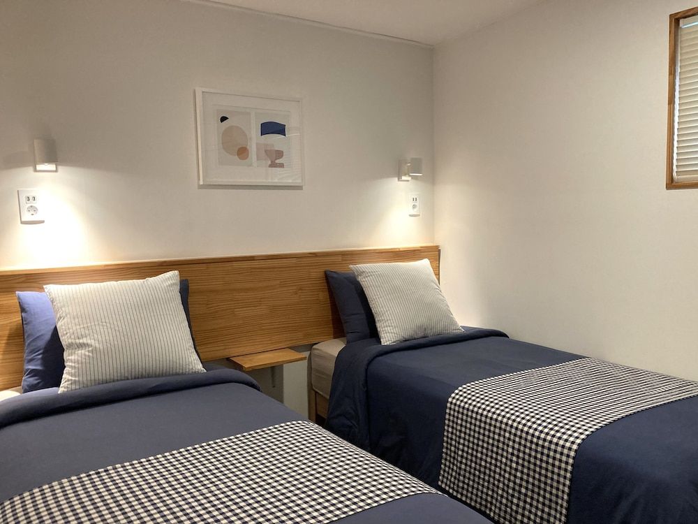 undefined Hostel Beige 2nd 4