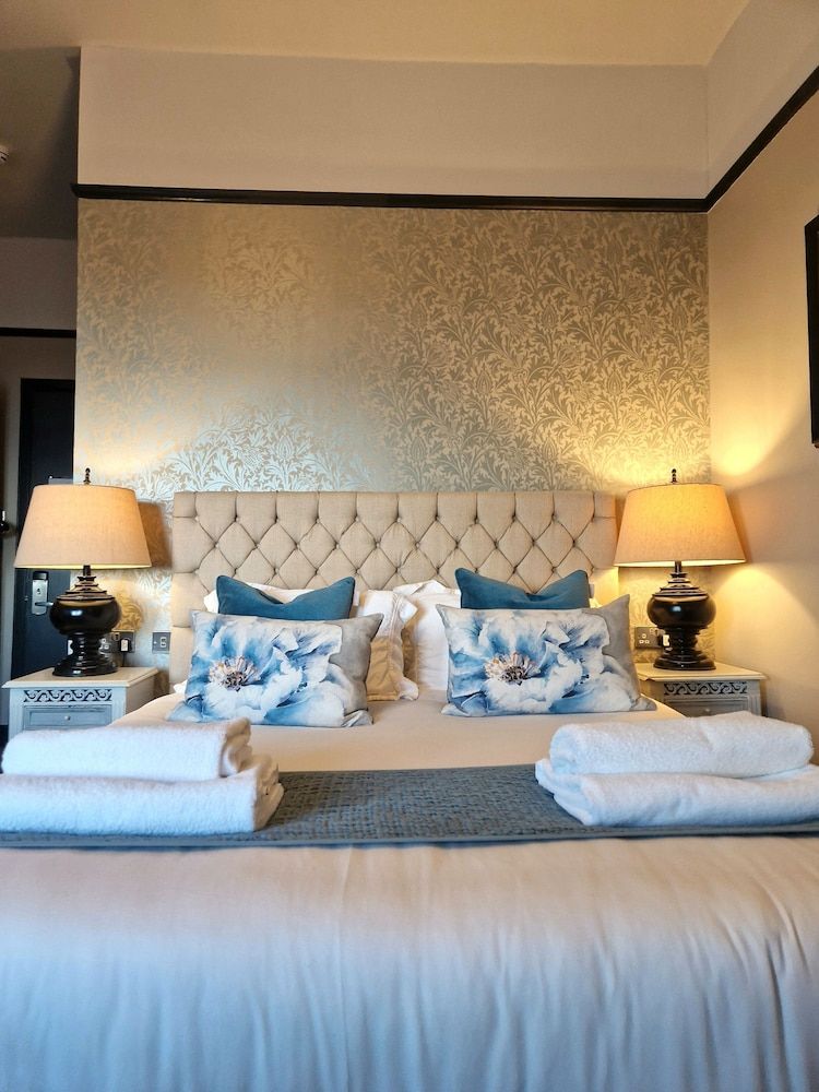 West Highland Hotel Superior Double Room 3