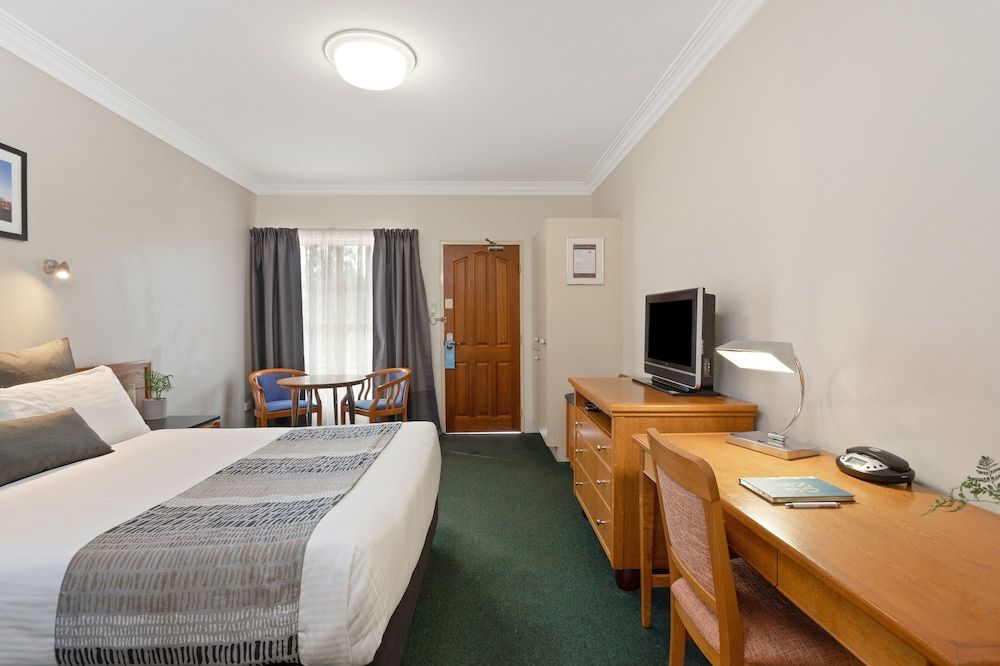 Standard Room, 1 Queen Bed