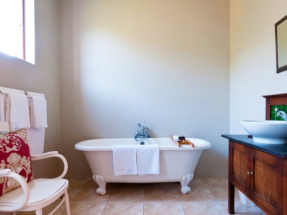 Leeuwenbosch Country House - Amakhala Game Reserve Family Suite 2