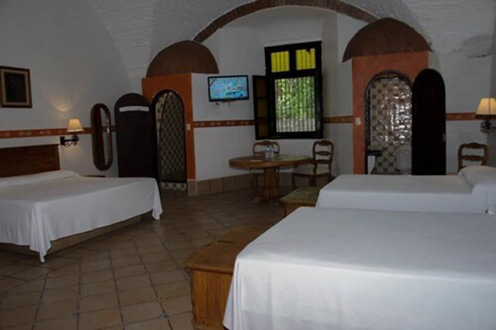 Hotel Hacienda Vista Hermosa Standard Room (1 King Bed) 5
