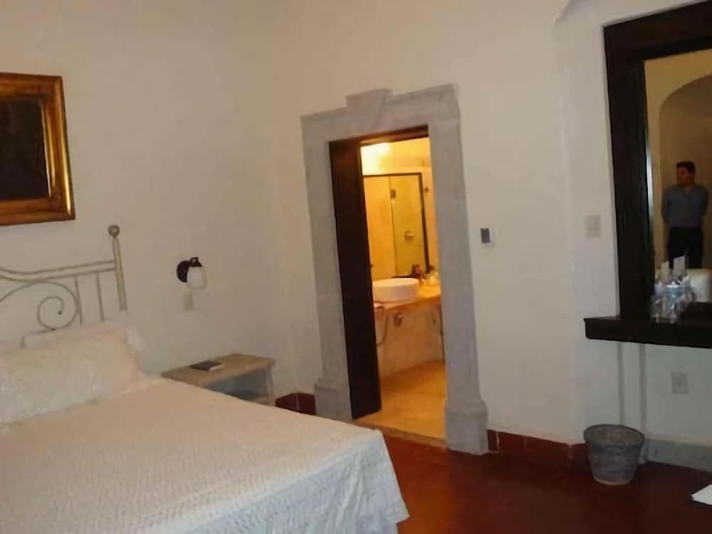 Hotel Hacienda Vista Hermosa Standard Room (1 King Bed) 2