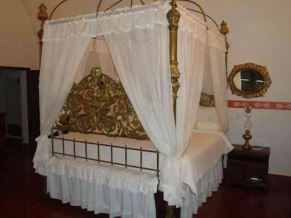 Hotel Hacienda Vista Hermosa Deluxe Room, 1 King Bed 5