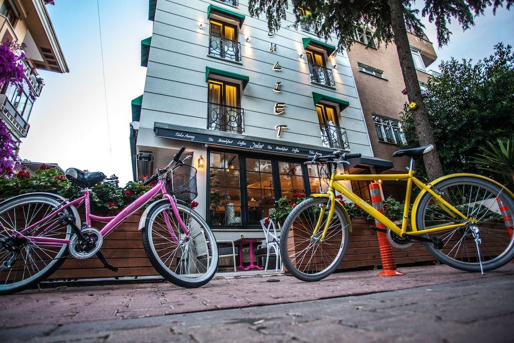 undefined Juliet Rooms & Kitchen 7