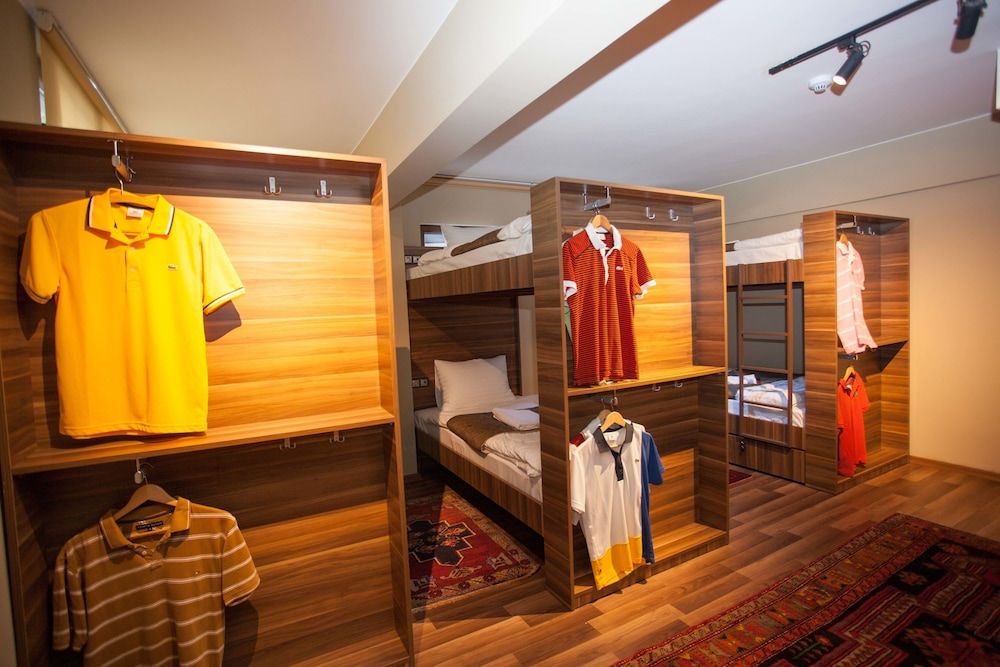 undefined Juliet Rooms & Kitchen