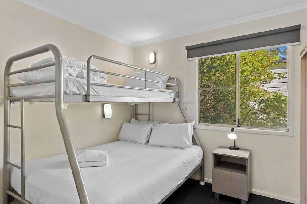 Discovery Parks - Perth Airport Superior 2 Bedroom Cabin 2