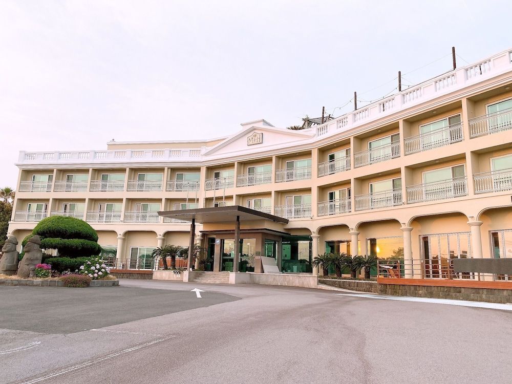 undefined AVA Hotel Jeju Hamdeok 6