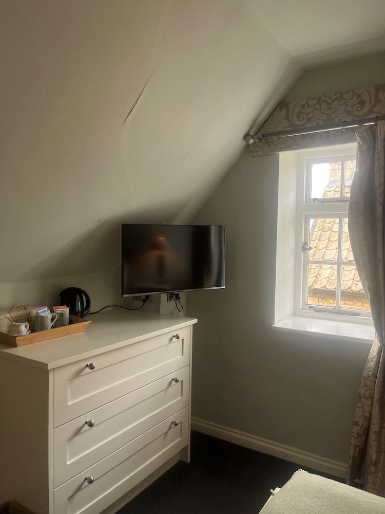 The White Hart Double Room, Ensuite 7